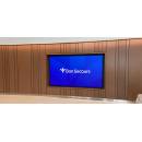 Màn hình LED ViewSonic Direct View làm nổi bật lối vào của trung tâm y tế tập trung vào công nghệ.